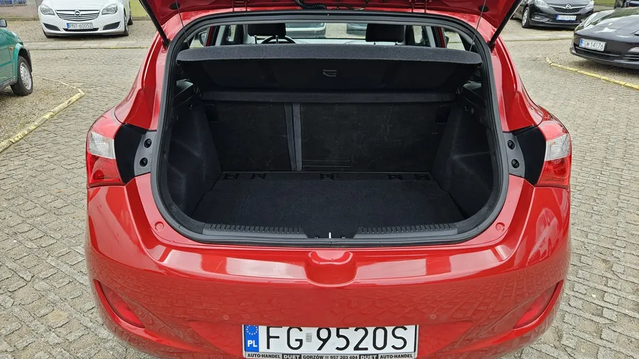 HYUNDAI i30 -