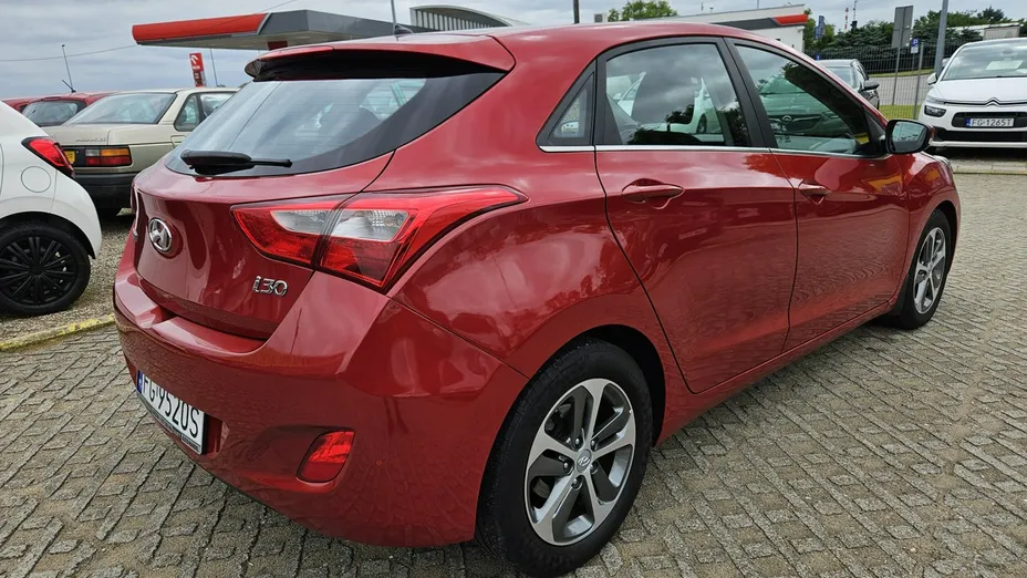 HYUNDAI i30 -