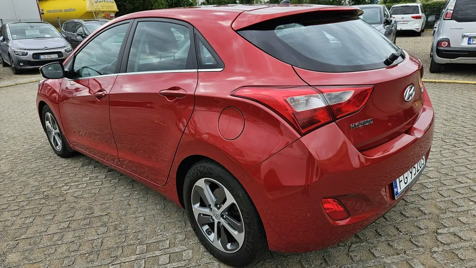 HYUNDAI i30 -