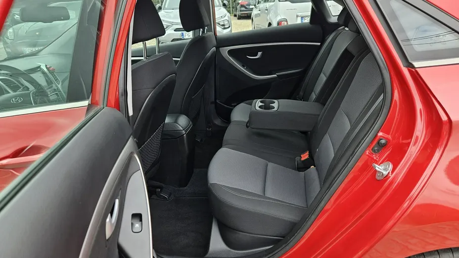HYUNDAI i30 -