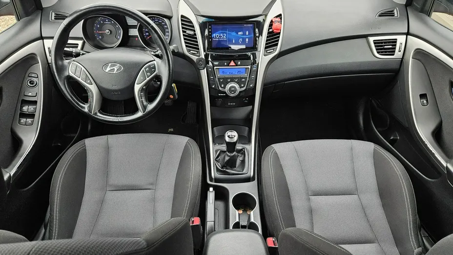 HYUNDAI i30 -