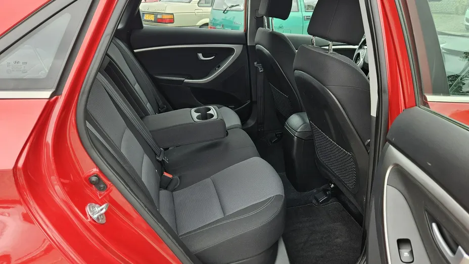 HYUNDAI i30 -