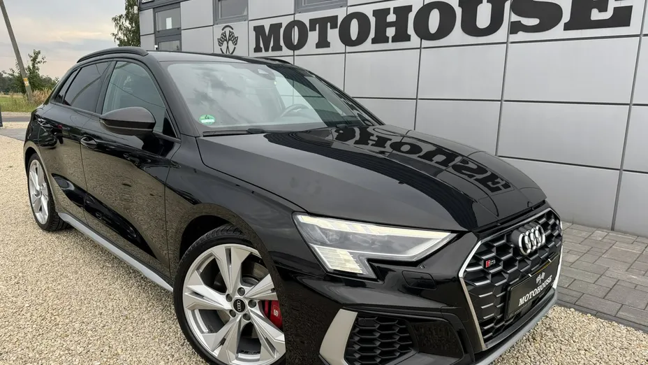 AUDI S3 -
