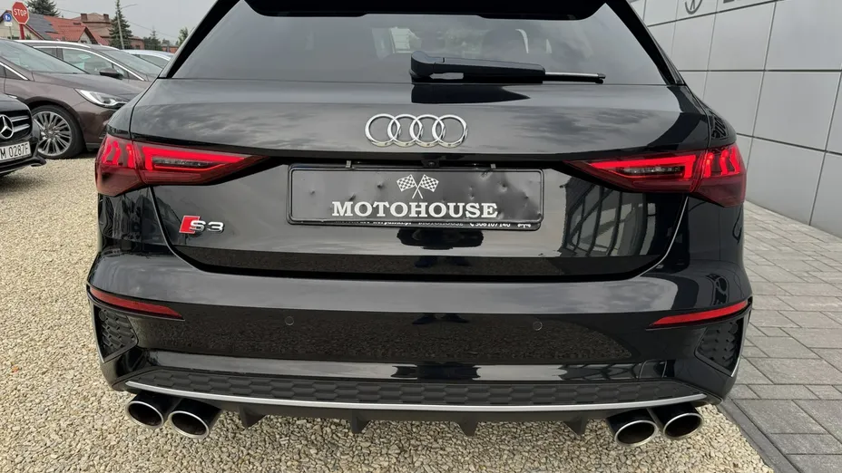 AUDI S3 -