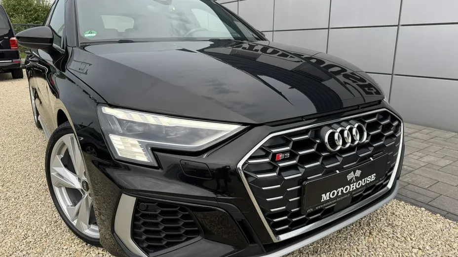 AUDI S3 -