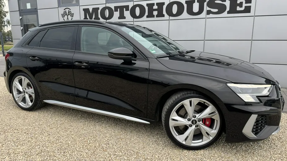 AUDI S3 -