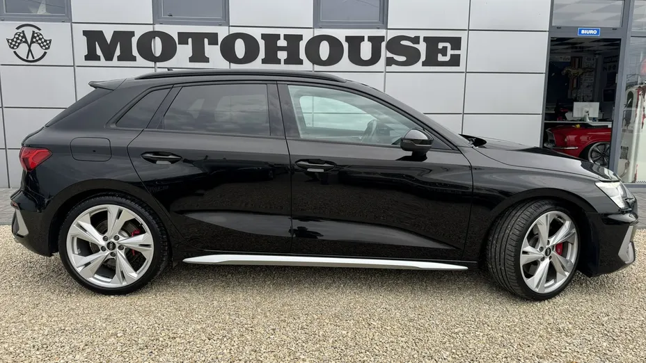 AUDI S3 -
