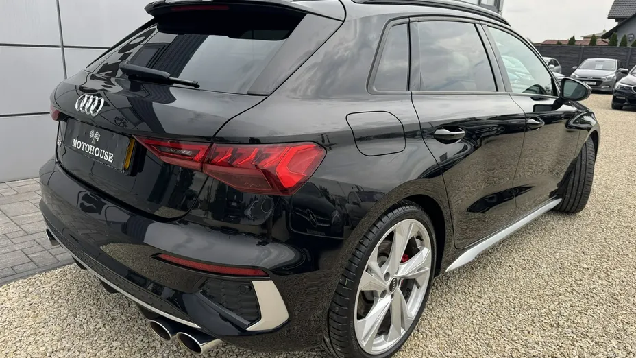 AUDI S3 -