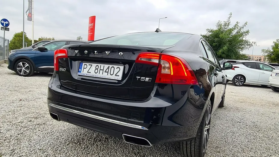 VOLVO S60 -
