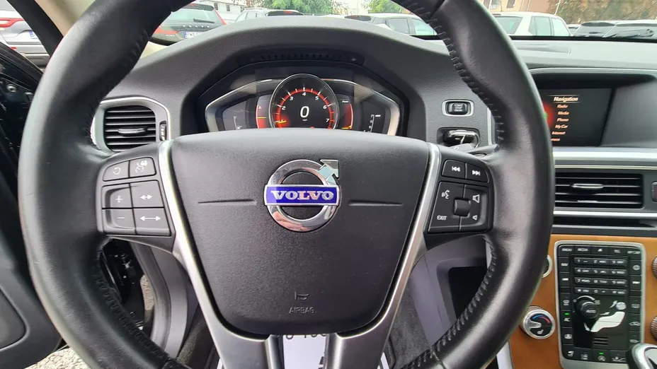 VOLVO S60 -