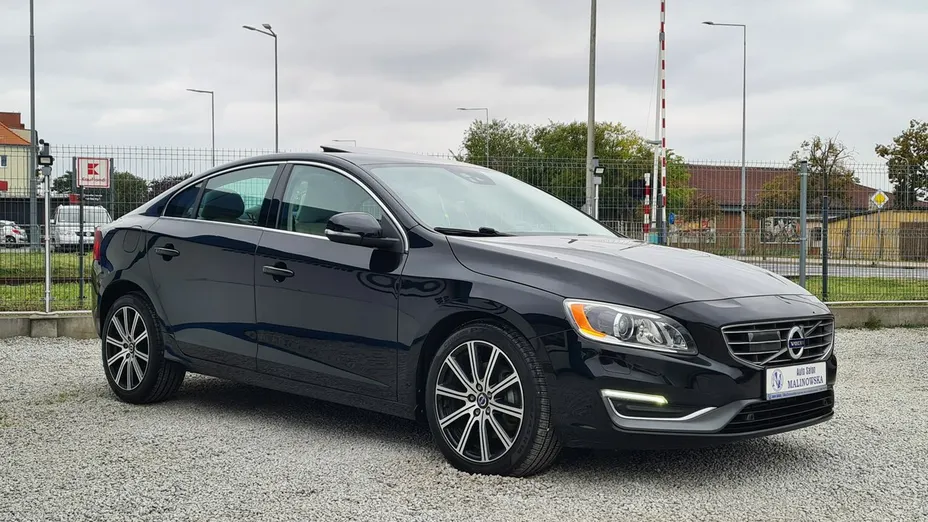VOLVO S60 -