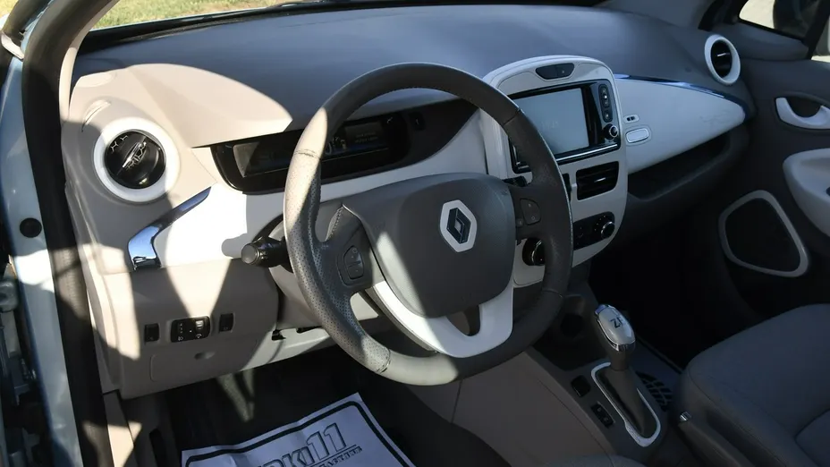 RENAULT ZOE -