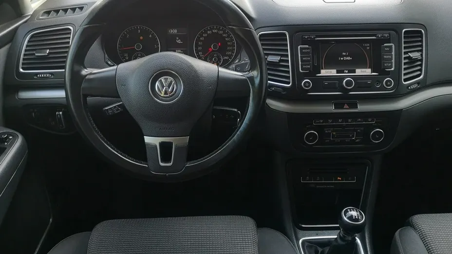 VOLKSWAGEN Sharan -