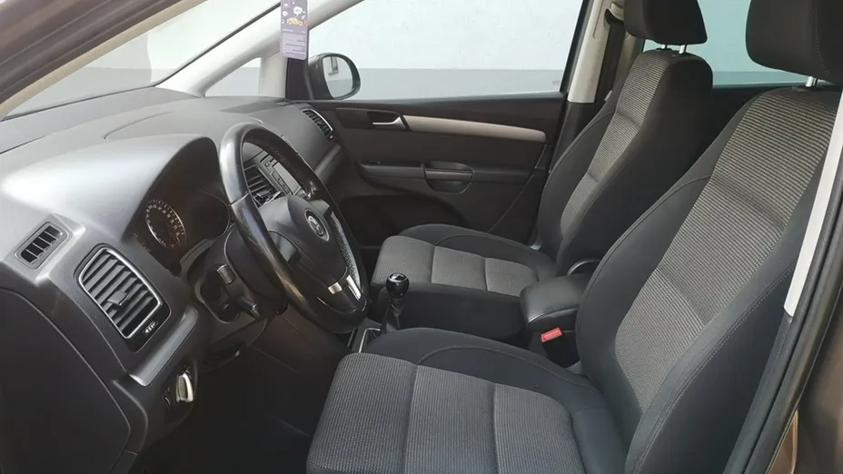 VOLKSWAGEN Sharan -