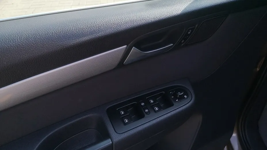VOLKSWAGEN Sharan -