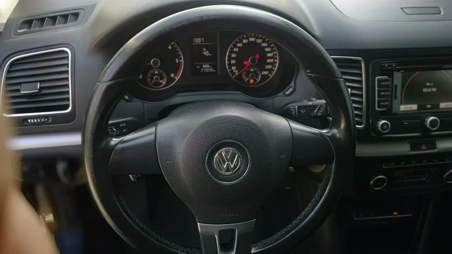 VOLKSWAGEN Sharan -