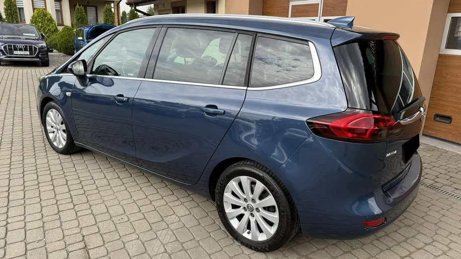 OPEL Zafira -