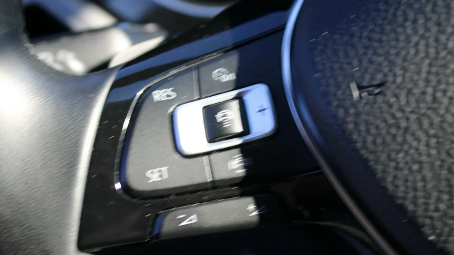 VOLKSWAGEN Touran -