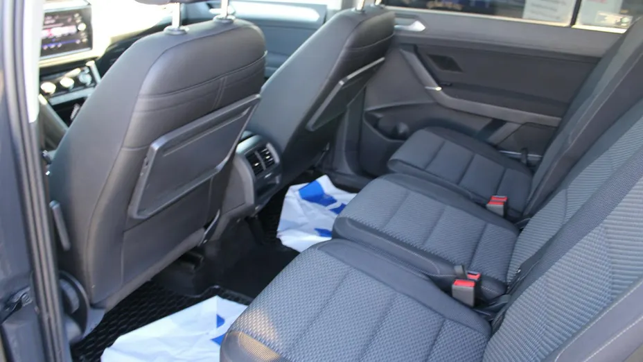 VOLKSWAGEN Touran -
