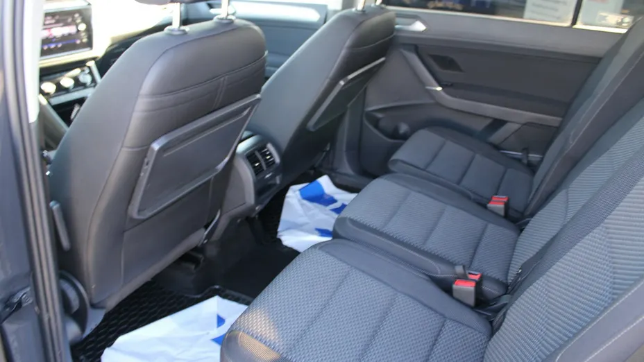 VOLKSWAGEN Touran -