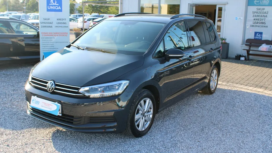 VOLKSWAGEN Touran -