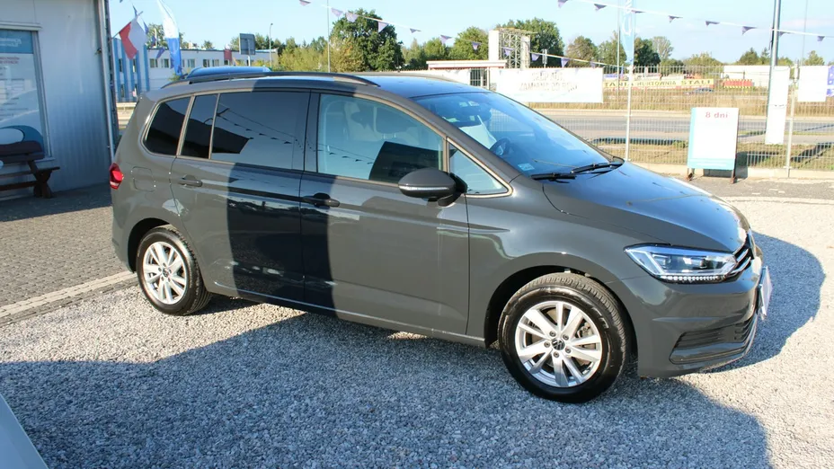 VOLKSWAGEN Touran -