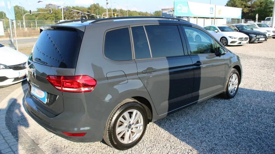VOLKSWAGEN Touran -