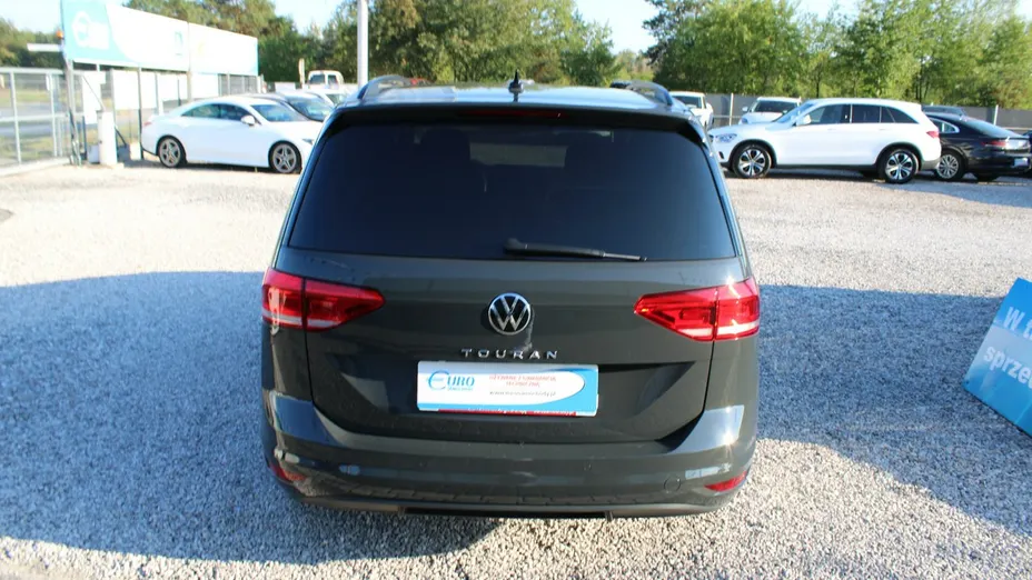 VOLKSWAGEN Touran -