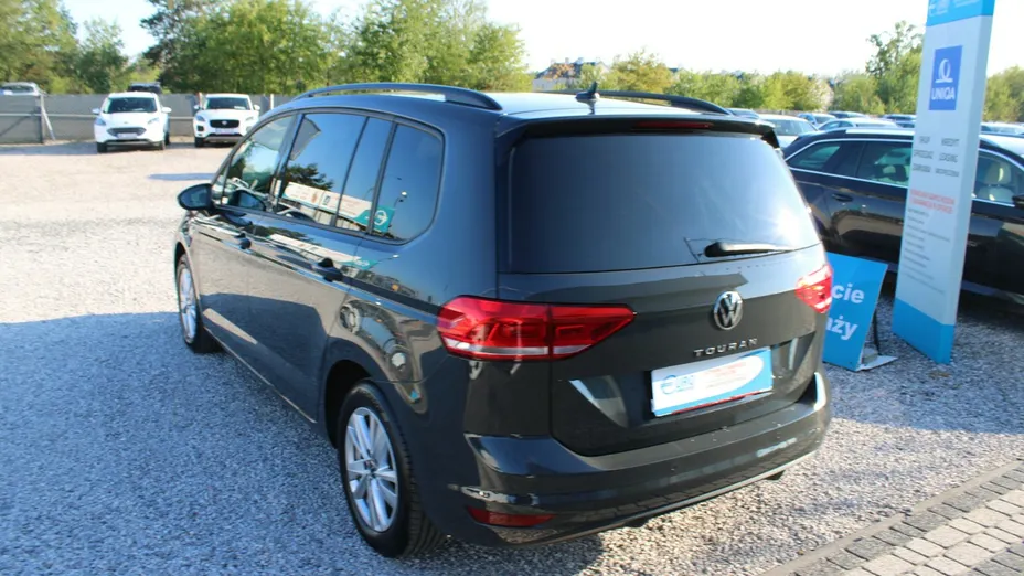 VOLKSWAGEN Touran -