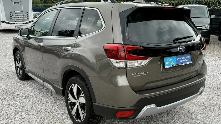 SUBARU Forester -