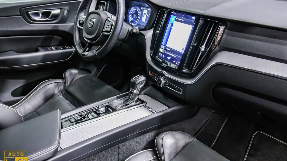 VOLVO XC60 -