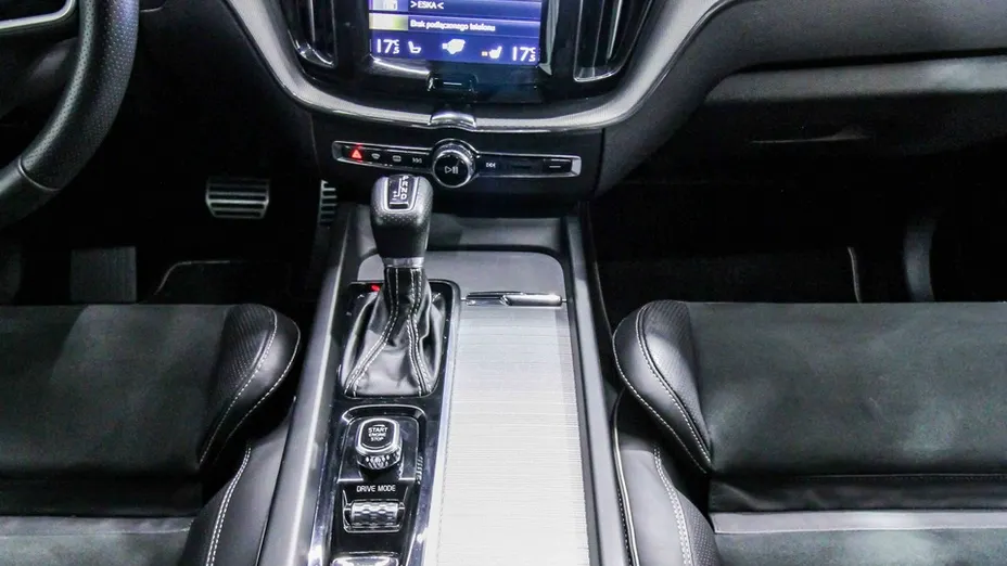 VOLVO XC60 -