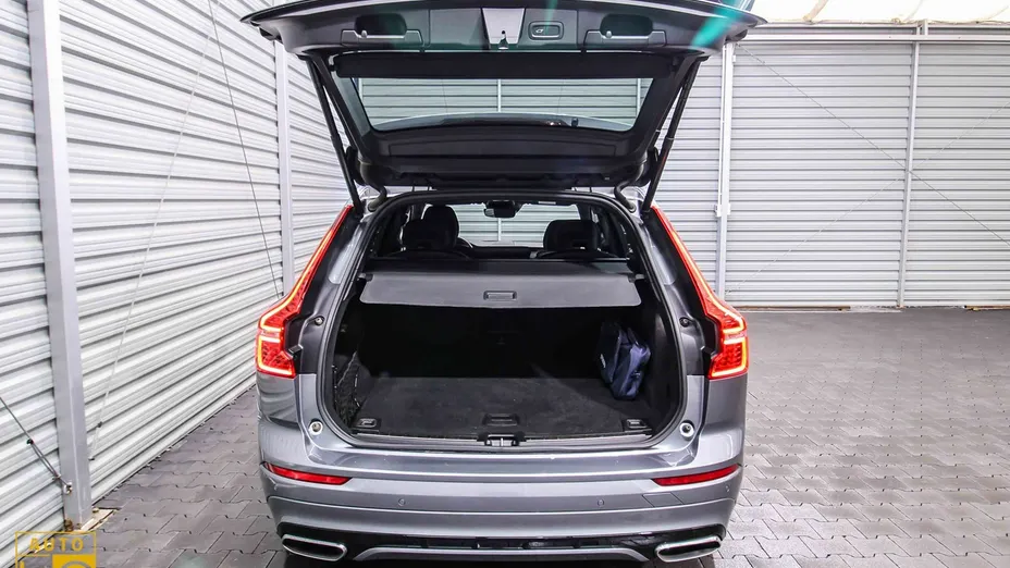 VOLVO XC60 -