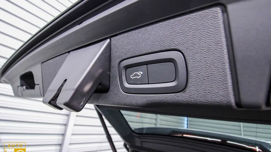 VOLVO XC60 -