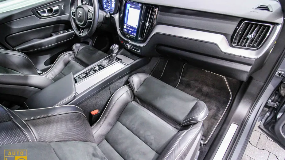 VOLVO XC60 -