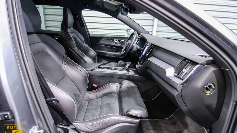 VOLVO XC60 -