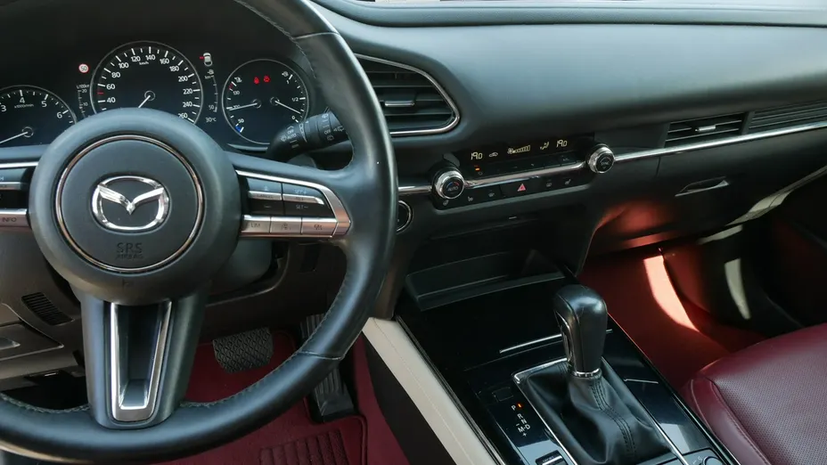 MAZDA CX-30 -