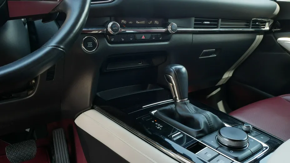 MAZDA CX-30 -