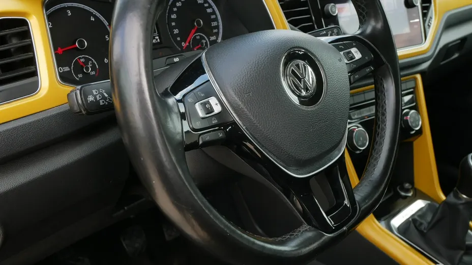 VOLKSWAGEN T-ROC -