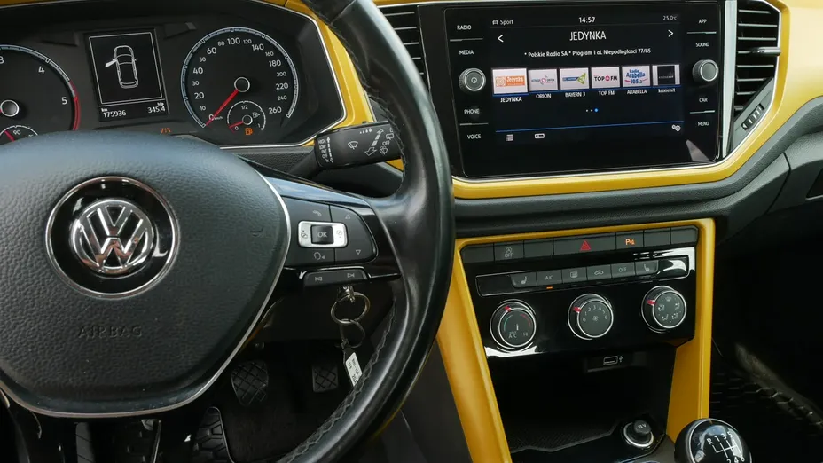VOLKSWAGEN T-ROC -