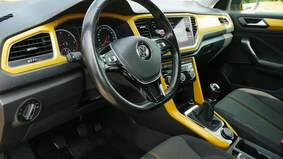 VOLKSWAGEN T-ROC -