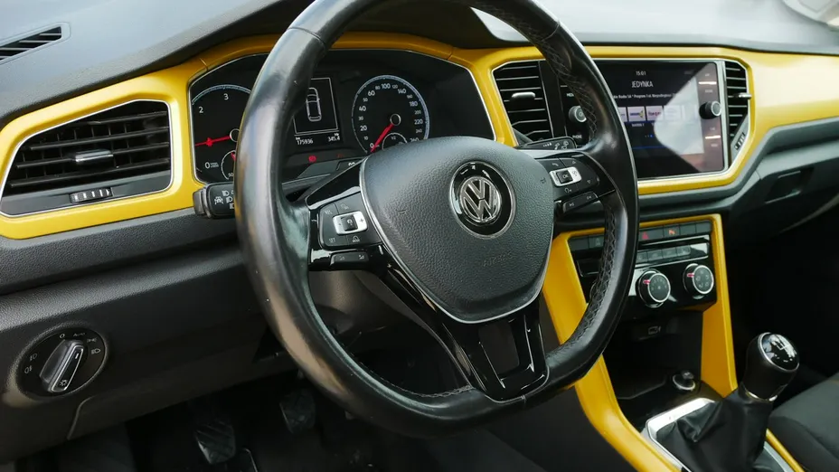 VOLKSWAGEN T-ROC -