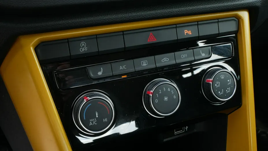 VOLKSWAGEN T-ROC -