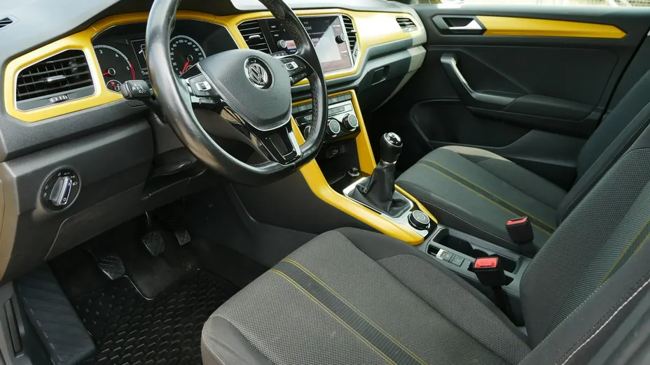 VOLKSWAGEN T-ROC -