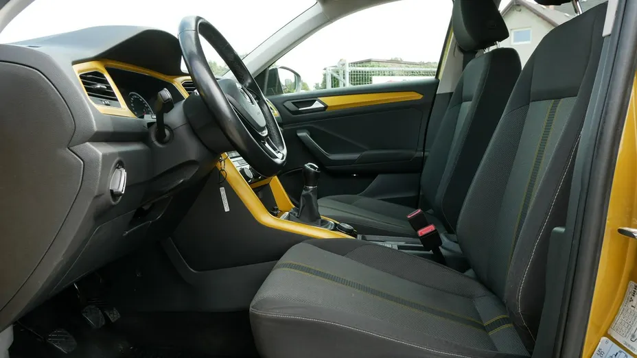 VOLKSWAGEN T-ROC -