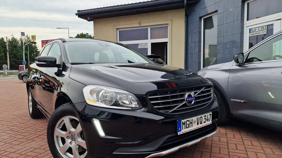 VOLVO XC60 -