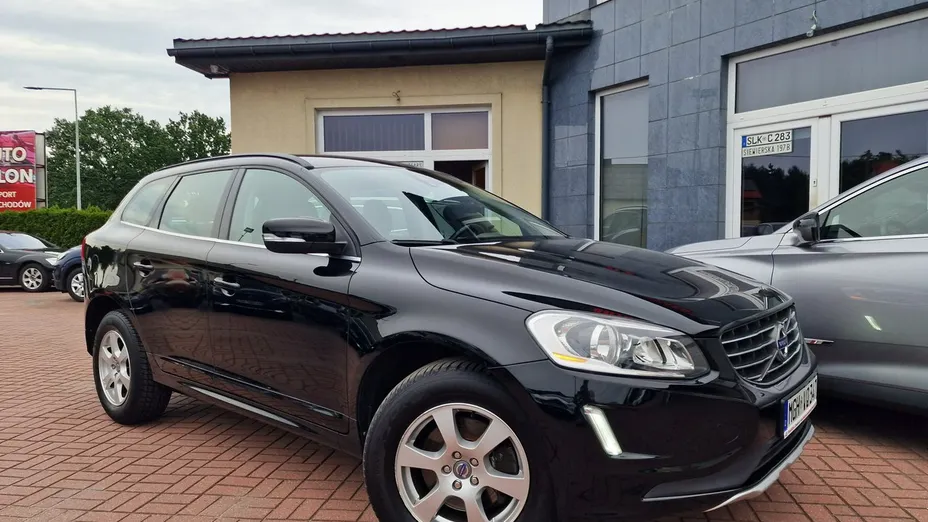 VOLVO XC60 -