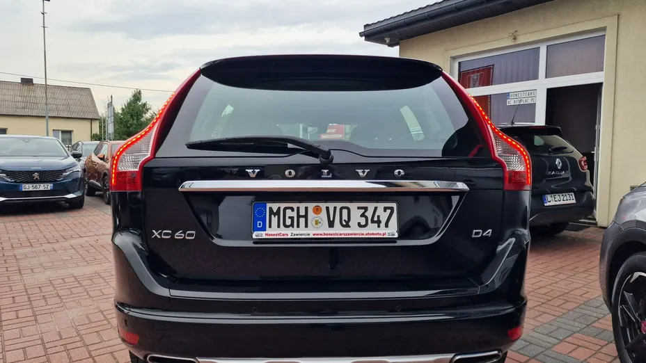 VOLVO XC60 -