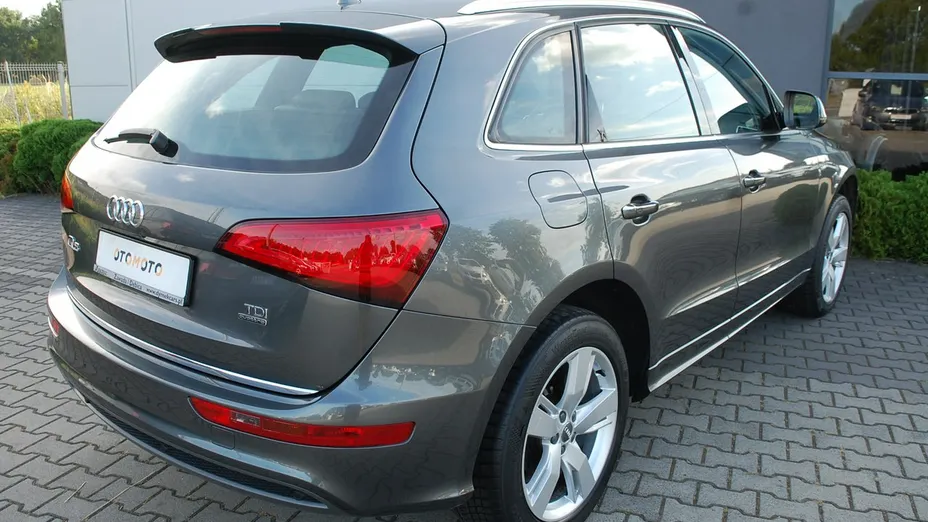 AUDI Q5 -