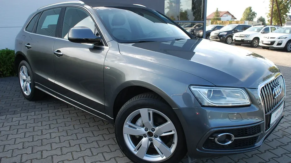 AUDI Q5 -